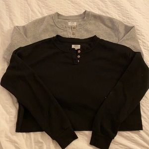 2 cropped cotton sweaters